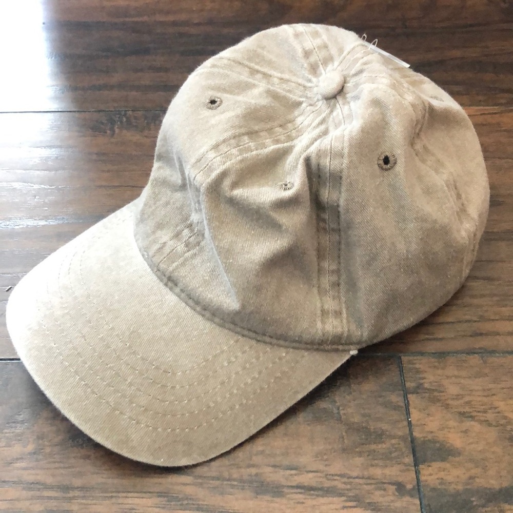 Tan women’s ball cap
